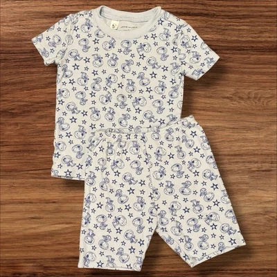 Conjunto de Pijama Janie and Jack Peanuts Snoopy Meninos 5 Estrelas Azuis Manga Curta Shorts - Imagem 1 de 4