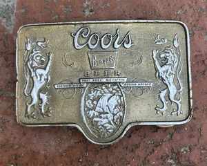 Vintage Coors Banquet Beer Pure Rocky Mountain Brewed Belt Buckle Gold Lions - Picture 1 of 2
