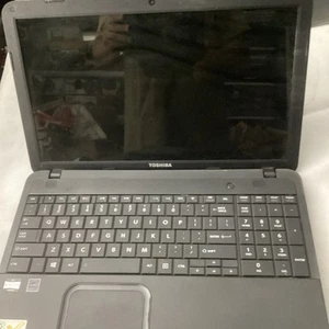 Toshiba Satellite C855D-s5344 - Afbeelding 1 van 5