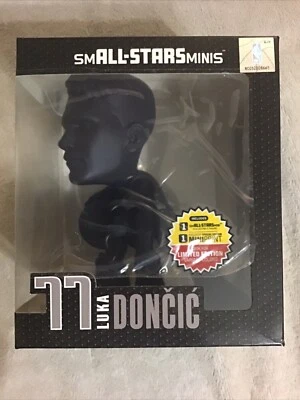 Figura de acción Mavericks 2022 NBA SmALL-STARS Minis LUKA DONCIC azul oscuro persecución Foto 1 de 4