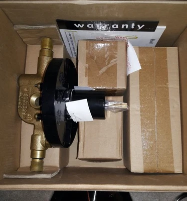 Pegasus 7000 系列拉丝镍饰面浴缸和淋浴浴室龙头 571-521G — 第 1/2 张图片