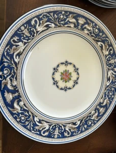 Wedge wood FLORENTINE Dark BLUE Rim (Floral Center) Dinner plate - Picture 1 of 5
