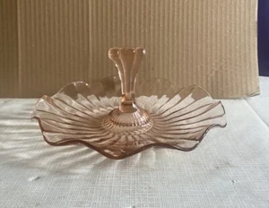 Vintage Anchor Hocking Pink Depression Glass Tidbit Mint Tray 3 Plumes Wavy Rim - Picture 1 of 3