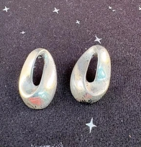 VTG Sterling Silver Pierced Earrings Oval Shape 1.25" 14 grams - Picture 1 of 6