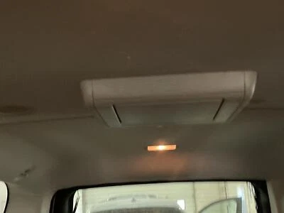 Pantalla de infoentretenimiento usada se adapta a: sistema de entretenimiento Cadillac Escalade ESV 2011 Foto 1 de 4