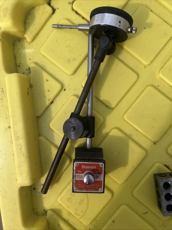 L.S. Base Mag Starrett 657 con indicador de dial barato. Listo para usar  Foto 1 de 4