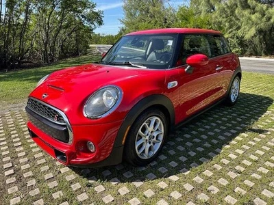 Mini Cooper Cooper S 2020 hatchback de 2 puertas Foto 1 de 4