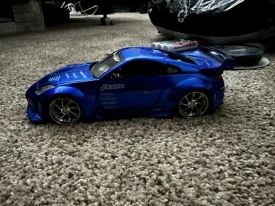 Jada Toys 1:24 Scale Nissan 350 Z Blue Die-Cast Model Car 2004 Edition - Image 1 of 4