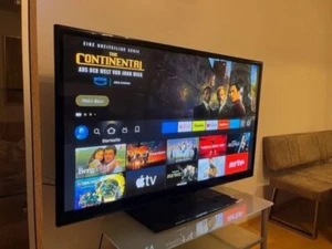 47" PANASONIC FREEVIEW HD FULL HD LCD TV WITH STAND & REMOTE CONTROL - Picture 1 of 2