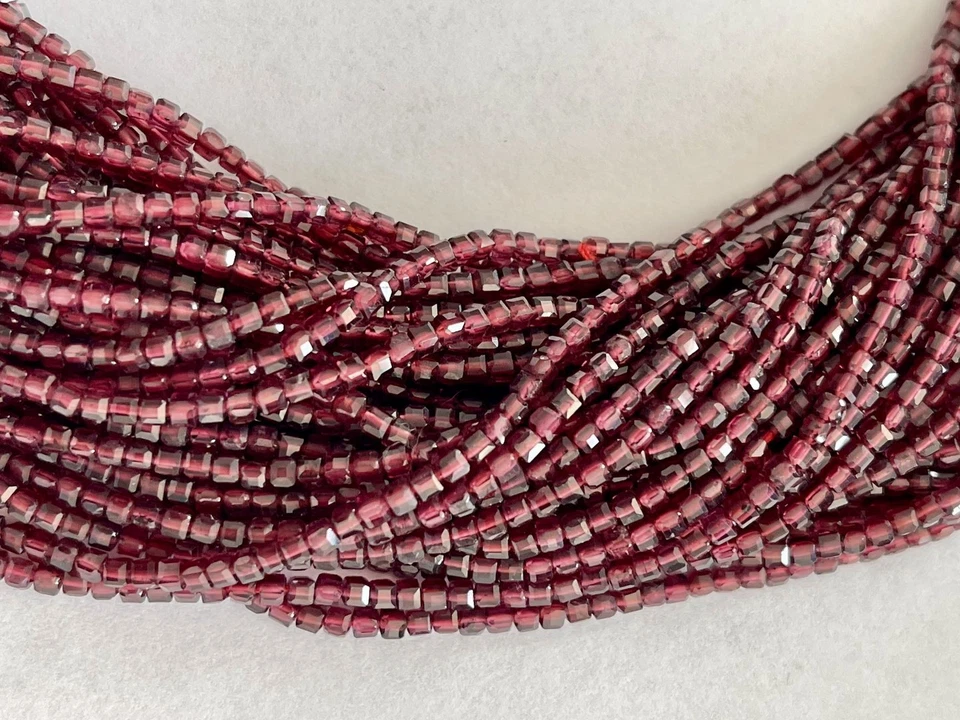 C2-10 - 2,5 MM GRANAT WÜRFEL STRANG FACETTIERT - Bild 1 von 1