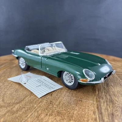 Franklin Mint 1961 Jaguar E-Type Roadster Green Diecast 1:24 Scale - Image 1 of 4