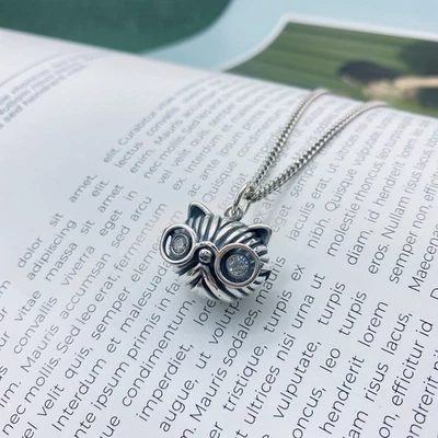 Dije de plata maciza para amante de los gatos con gafas de circonita cúbica y cuentas pesadas con estampado de pata para pulsera Foto 1 de 4