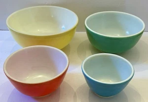 Vintage PYREX Primary Colors Nesting Mixing Bowls Set of Four 1950's - Picture 1 of 21