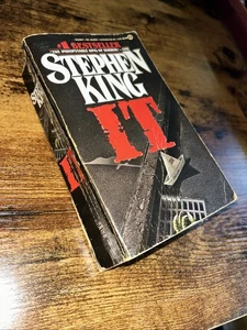 IT By Stephen King (Vintage 1987 1st Signet Printing Paperback) Horror Classic - Picture 1 of 10