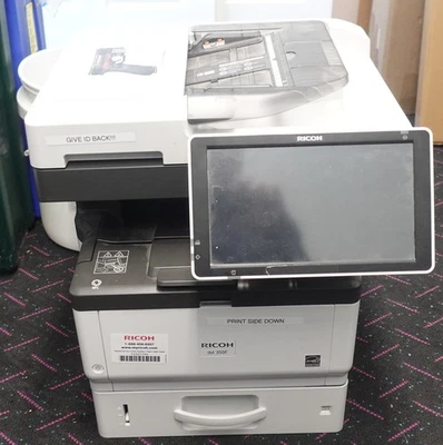 Impresora RICOH IM 350F con monitor usada sigue funcionando Foto 1 de 4