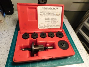 Kit de herramientas de pinza de pistón de freno de disco de rueda trasera Mac Tools de 7 piezas con estuche - Imagen 1 de 13