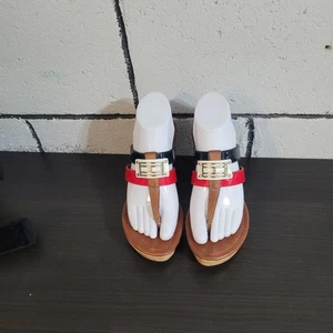 Sandalias de tacón TOMMY HILFIGER rojo y azul marino con logotipo dorado talla 7 - Imagen 1 de 14