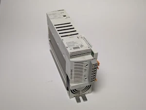 Lenze E82EV152_2B Frequenzumrichter 1,5 kw VFD - Bild 1 von 5