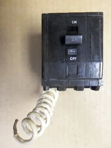 INTERRUPTOR DE CIRCUITO CUADRADO D QO QO320SWN 2 POLOS 20 AMP NEGRO INTERRUPTOR A PRESIÓN NEUTRO - Imagen 1 de 1