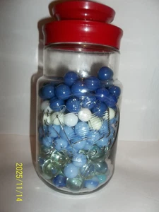 1976 Jar2lbs 11oz Murmeln weiß, dunkelblau, babyblau, blau, Katzenauge und Wirbel - Bild 1 von 10