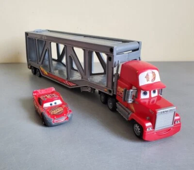 Disney Cars Camion Mack Transporter + Flash Mcqueen Metallo 1/55 – Molto Buono - Immagine 1 di 4