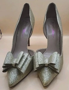 Betsey Johnson Womens Prince Gold Glitter Bow Detail Pump, pewter, Size 10M - Picture 1 of 7