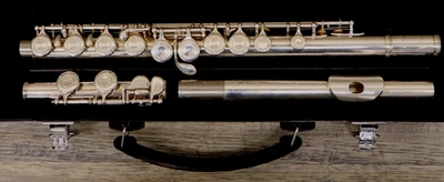 Flute Yamaha 221 Silver Plated Flute Offset G Key Cleaning Rod & Hard Case - Image 1 of 4