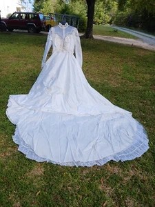 Wedding Gown Bridal Dress size S with Lace Train long sleeves - Picture 1 of 10