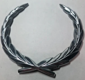 Silver large 4" Cadillac wreath emblem - Picture 1 of 1