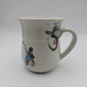 Studio Kunst Keramik Becher mit abstraktem Obst oder Beeren Design gemarkt S.W. - Bild 1 von 20