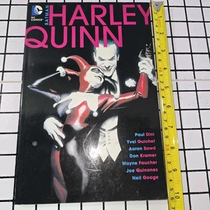 Harley Quinn de Paul Dini y Doug Alexander (2015, libro de bolsillo comercial) ¡Batman DC! - Imagen 1 de 4