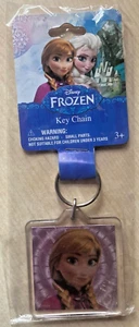 Nuevo en Paquete Nuevo Llavero Disney Frozen Llavero - Forma Cuadrada - Anna - Imagen 1 de 3