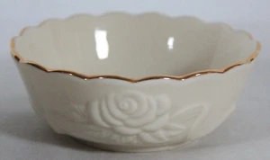 Lenox OFF-WHITE MIT GOLDRAND ROSEBUD COLLECTION GEPRÄGTE SCHALE 4 1/2" DURCHMESSER - Bild 1 von 5