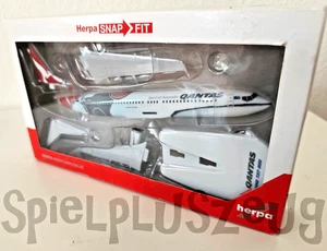 HERPA SNAP FIT QANTAS BOEING 737-800 "Mendoowoorrji"  1:200 Flugzeug - Modell - Picture 1 of 4