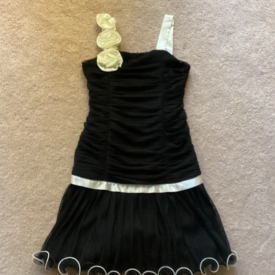 IZ AMY BYER GIRLS PARTY/ FANCY OCCASION DRESS, 10, BLACK WITH WHITE FLORAL STRAP - Image 1 of 4