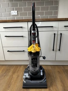 Dyson DC33 Multi-Floor Bodenstaubsauger in gutem Zustand. - Bild 1 von 9