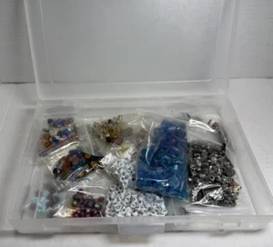Lotto perline per fare gioielli pietre di vetro metallo in custodia artigianale plastica 1 libbra 15 oz - Foto 1 di 17