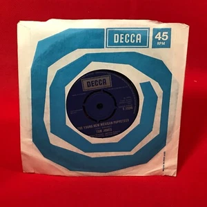 TOM JONES The Young New Mexican Puppeteer 1972 UK 7" vinyl single original 45 - Picture 1 of 2