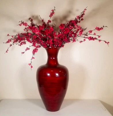 Jarrón rojo grande de colección Z Gallerie 27,5" laca de bambú con flores de cerezo sintético Foto 1 de 4