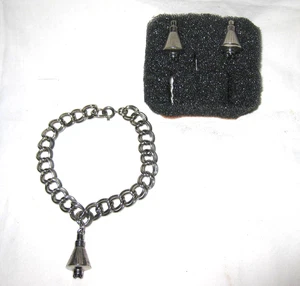 MERCURY CAPSULE SPACECRAFT BRACELET & CLIP EARRINGS, RARE 1960'S SILVERTONE NASA - Picture 1 of 7