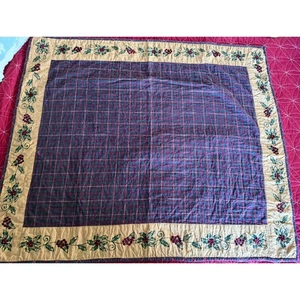 Manta acolchada Lasting Impressions a cuadros acebo baya Navidad granja - Imagen 1 de 10