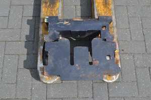 Frontgewichte für Deutz 6206,5506,5206,5006,4506,4006,6507,6207,6007,5207,4807 - Bild 1 von 4