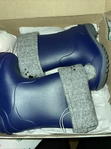 New Boys Size 6 Stride Rite Rain boots Navy - Picture 1 of 5