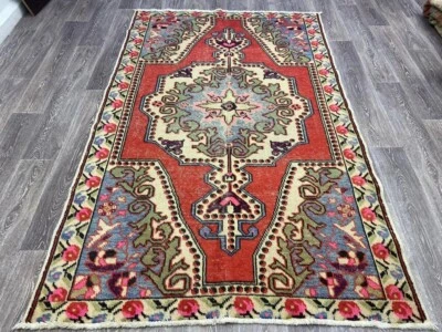 Alfombra roja turca hecha a mano alfombra floral alfombra vintage 4,7 x 7,4 pies Foto 1 de 4