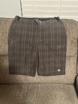 Pearl Izumi Shorts Men’s Large BROWN Plaid Outdoor Canyon - Image 1 of 4