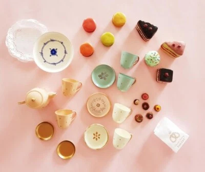 Pink mini metal colorful tea set, cakes macaroons - for Barbie, Maileg, Blythe - Bild 1 von 3