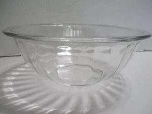 Pyrex 2.5L 325 Ribbed Round Glass 10" Nesting Mixing Bowl USA - Picture 1 of 1