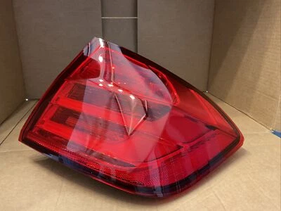 Luz trasera exterior derecha para BMW 328i 335i 2012-2015 sedán (ver detalles astillados) Foto 1 de 4