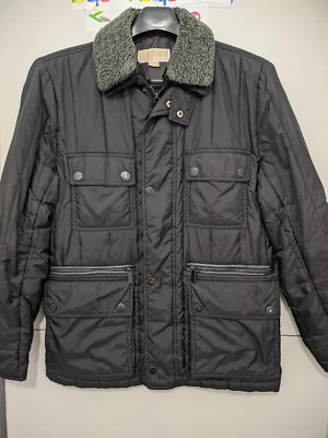 Chaqueta Michael Kors Para Hombre S Negra Campo Cremallera Botón Acolchada Cuello Sherpa Aislado Foto 1 de 4