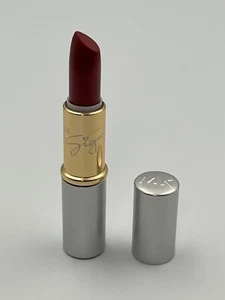 New no box Mary Kay Signature Creme Lipstick Apple Berry - Picture 1 of 3